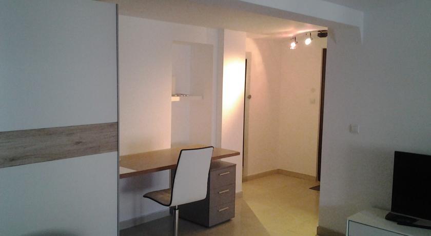Studio Apartament Centrum Katoviçe Oda fotoğraf